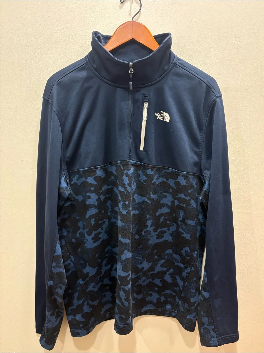 The North Face Blue Camo Quarter Zip Pullover Men’s XL